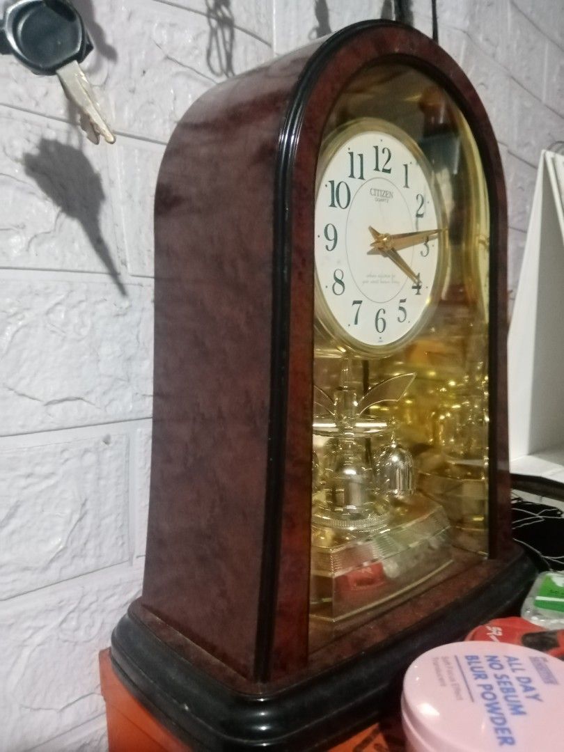 Table clock w rotating pendulum (Category: Clocks) located in Caloocan City. Submitted by highlanderstore (Listing ID 1469556254, Image 2). Description: .