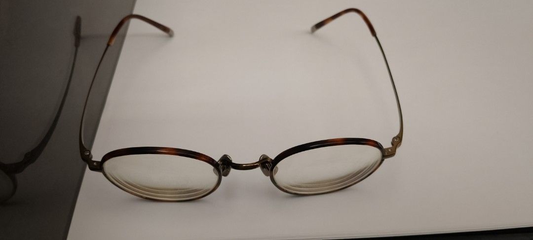 Taku Titanium Eyeglasses Japan (Category: Sunglasses & Eyewear) located in Baguio. Submitted by monsterdog007 (Listing ID 1469448547, Image 2). Description: Small round frame for Adults Very Good Condition Outside Baguio Payment thru Gcash Shipping thru Lbc or Jrs.