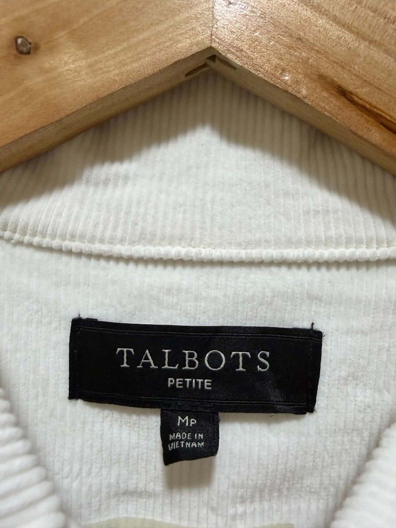 Talbots Petite White Corduroy Jacket Size Mp (Category: Coats, Jackets and Outerwear) located in Quezon City. Submitted by kimzxc_536 (Listing ID 1469543645, Image 2). Description: - Brand: Talbots - Size: Petite Medium (PM) - Color: Classic White - Material: Soft corduroy - Closure: Button-down front with shiny gold buttons - Pockets: 4 front utility pockets (2 chest flaps, 2 lower patches) - Details: Long sleeves with button cuffs and structure