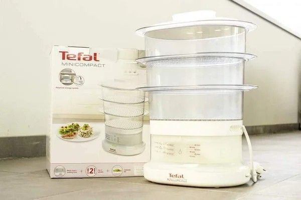 Tefal food Steamer VC1301 (Category: Other Kitchen Appliances) located in Rizal. Submitted by zaldybanan (Listing ID 1469530580, Image 1). Description: 550 watts, patented storage system, aquatimer: water level cooking, 3 containers, adapted capacity for 2 people, colander lid, accessory: rice and pulses container.