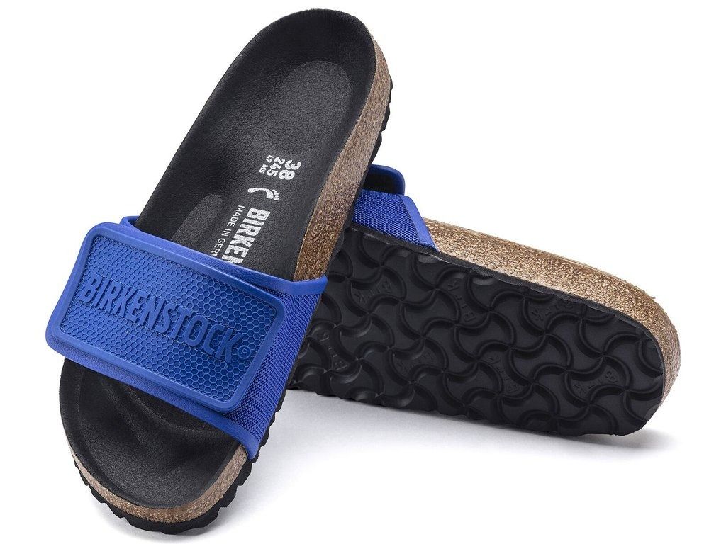 Tema Ultra Blue (Category: Slippers and slides) located in Rizal. Submitted by hiraya16 (Listing ID 1469404779, Image 2). Description: Onhand ready to ship Size 36/37 Other Available sizes? DM. ✉️.