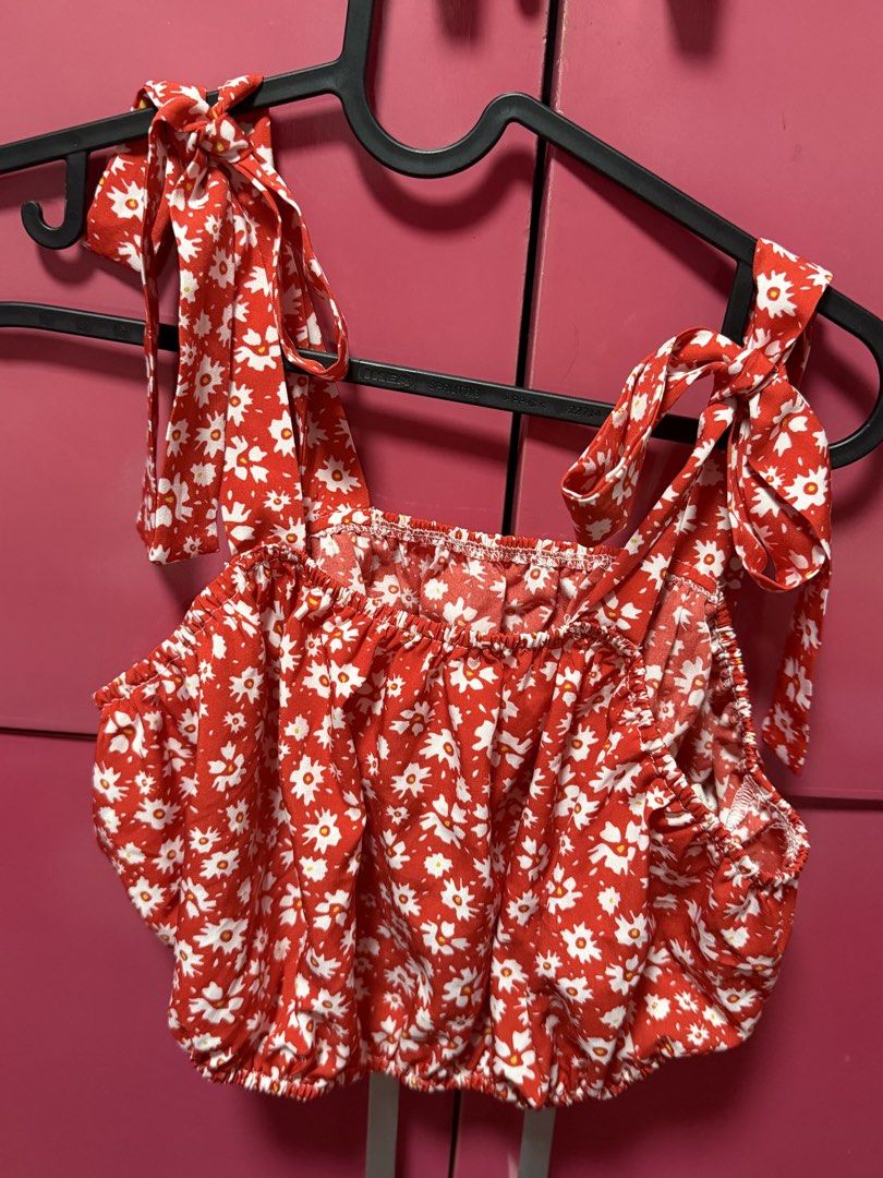 Terno floral top and skirt (Category: Sets or Coordinates) located in Manila. Submitted by anclotheskpop (Listing ID 1469447167, Image 3). Description: - used once - size is 0XL but fit to Large and XL frame .