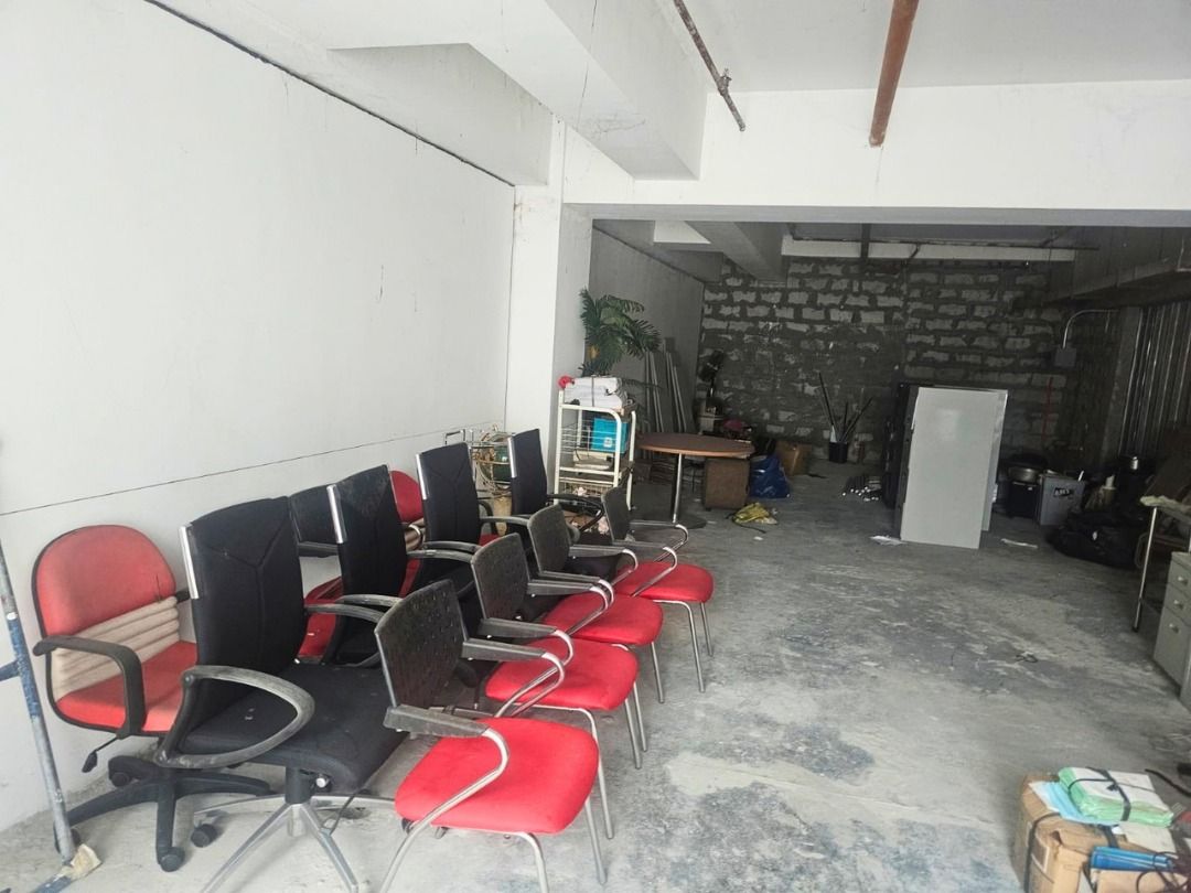 The Currency Office Space for Sale (Category: Commercial) located in Makati City. Submitted by zachpe.toprealty (Listing ID 1469464767, Image 1). Description: DISTRESSED SALE | THE CURRENCY ORTIGAS ₱9.325M GROSS — BELOW STATED ZONAL VALUE SUPER RUSH SALE! Immediate cash buyers only. Secure a brand-new, never-used corporate office at The Currency by Vista Residences in Ortigas Center, Pasig City. The seller is liquidating due to a change of plans,