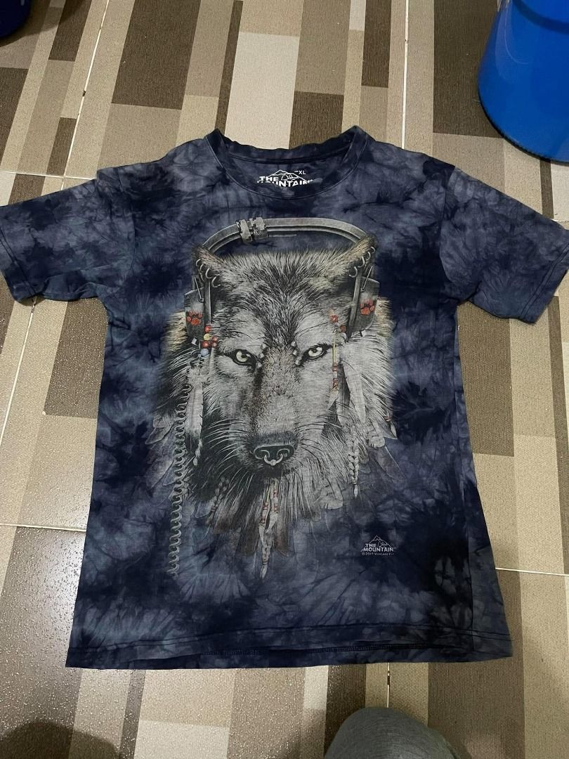 The Mountain (Category: Tshirts & Polo Shirts ) located in Caloocan City. Submitted by noblecat_c04f74 (Listing ID 1469456920, Image 3). Description: pre owned.