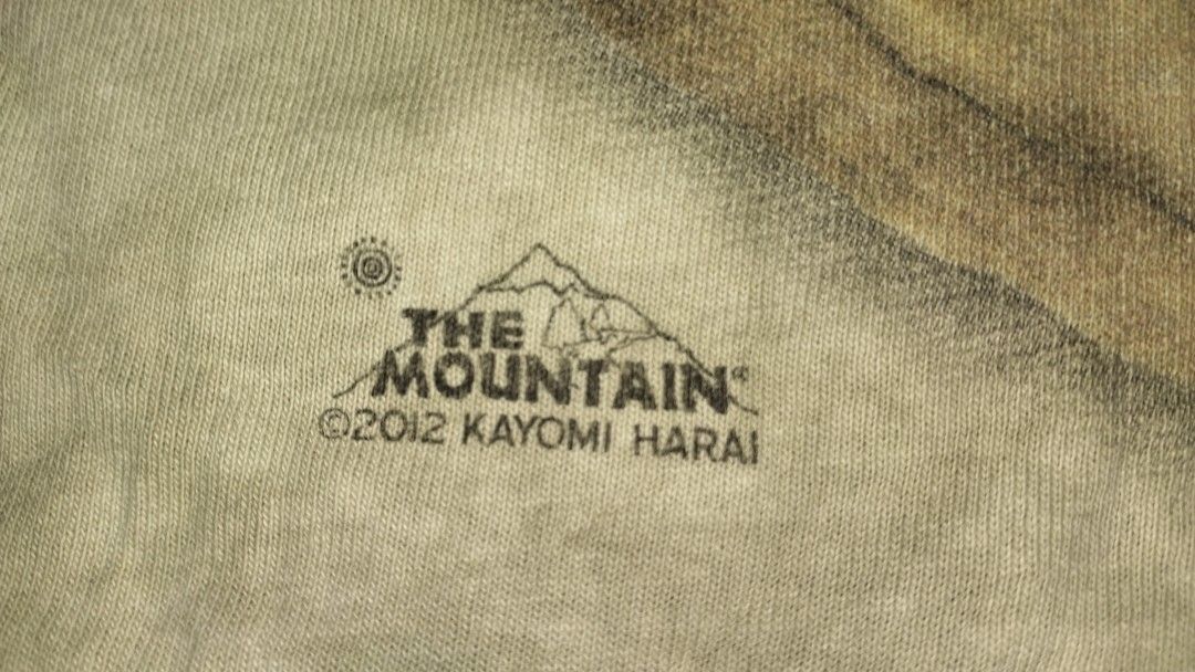 The mountain (Category: Tshirts & Polo Shirts ) located in Bulacan. Submitted by ryldeal030912 (Listing ID 1469517386, Image 2). Description: excellent condition medium 21" width 29" lenght.