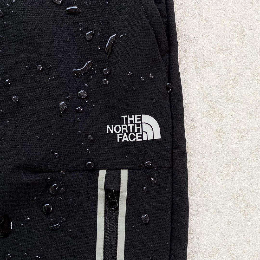 The North Face Waterproof Hiking Pants (Category: Activewear) located in Manila. Submitted by thrift3006 (Listing ID 1469500812, Image 1). Description: The North Face Hiking Pants Black - Waterproof Size 30-32w 41L Excellent condition ₱1,680+sf only🏷️ Loc baliwag bulacan 📍 Pm 📩.