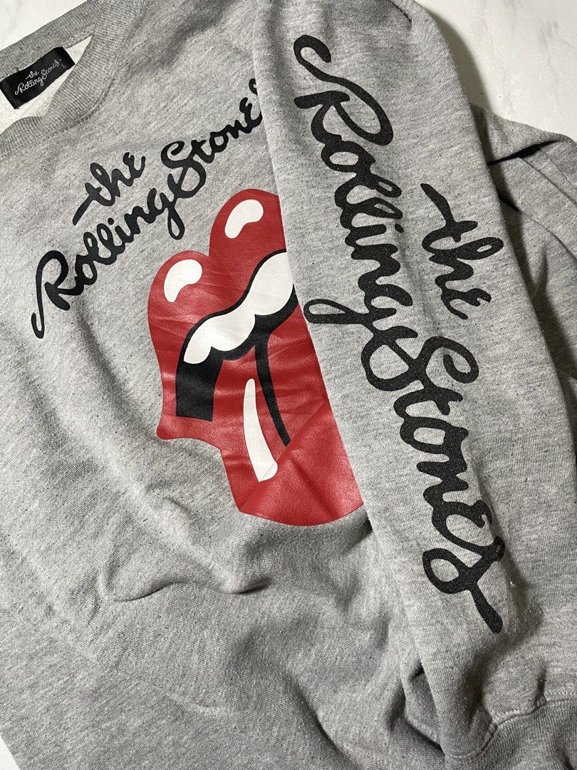 The Rolling Stones Grey Sweatshirt (Category: Coats, Jackets and Outerwear) located in Caloocan City. Submitted by iannacino (Listing ID 1469537704, Image 2). Description: The Rolling Stones sweater Large on tag 21x26 no issue 799 +sf.