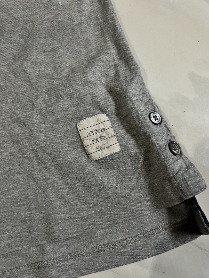 Thom Browne Pocket Tee (Category: Tshirts & Polo Shirts ) located in Iloilo. Submitted by deric.john93 (Listing ID 1469457220, Image 3). Description: size 2 on tag medium fits 20 x 27.5 no flaws like new condition 9.8/10 color rate Authentic 💯 1800.