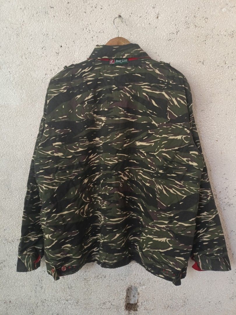 tiger stripe camouflage pattern jacket (Category: Activewear) located in Cagayan de Oro. Submitted by amenfitt (Listing ID 1469493071, Image 2). Description: tiger stripe camouflage pattern jacket W 24 L 27 GOD CONDITION COLOR RATE 10/10 ISSUE: NONE.