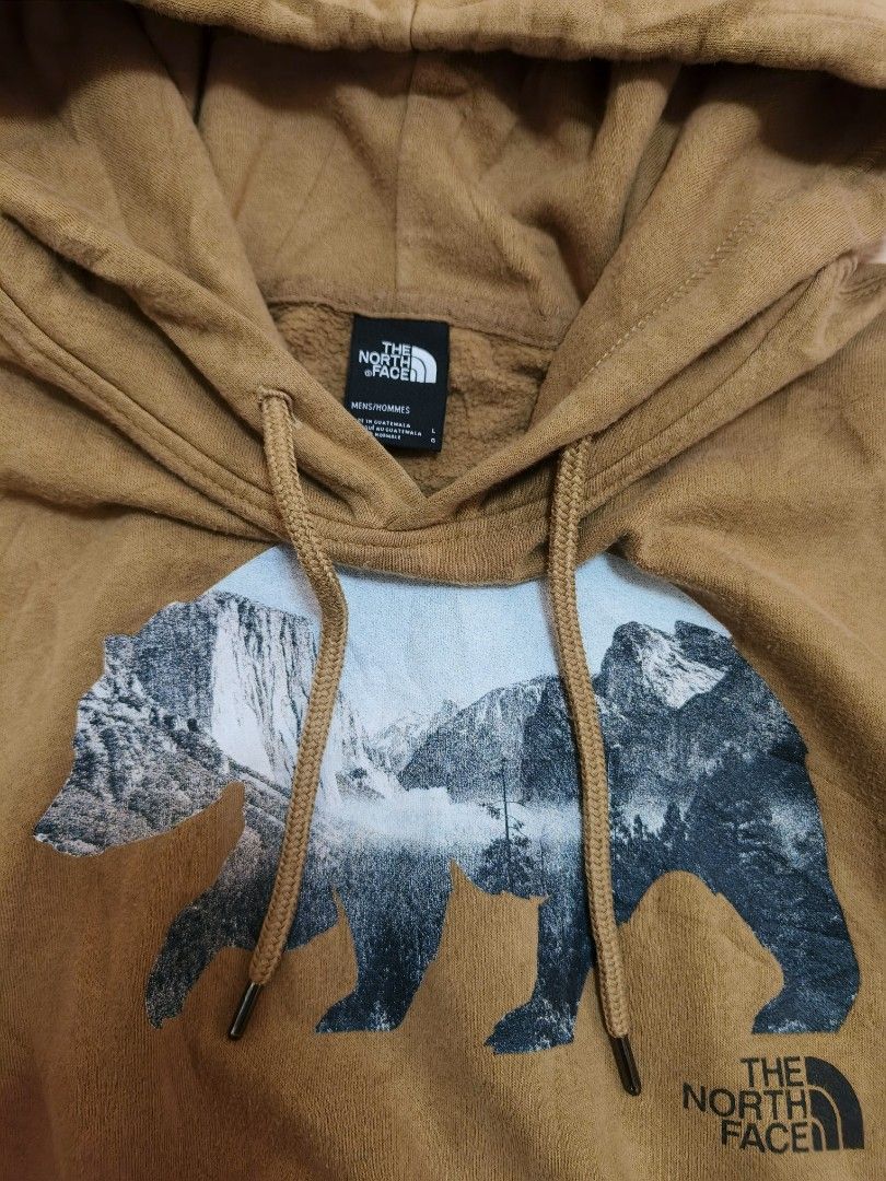 TNF hoodie (Category: Hoodies) located in Siniloan. Submitted by talktotheroses (Listing ID 1469425123, Image 2). Description: no issue.