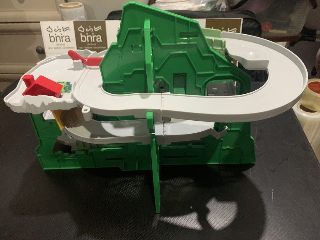 Tomica Mountain Drive Playset (Category: Interactive Toys) located in Carmona. Submitted by bihira (Listing ID 1469448366, Image 3). Description: Tomica Mountain Drive Playset - WYSIWYG - as is / no box - Tested working .