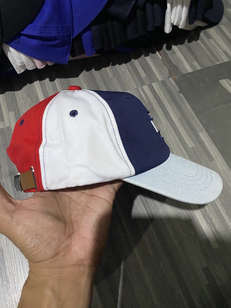 Tommy Hilfiger big logo Tritone dadhat (Category: Caps & Hats) located in Manila. Submitted by ownywest833 (Listing ID 1469396187, Image 3). Description: brandnew.