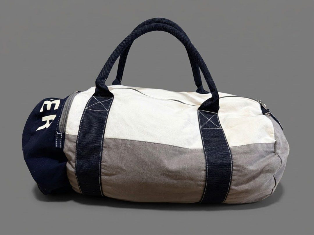 Tommy Hilfiger Duffel Bag (Category: Luxury Bags & Wallets) located in Davao. Submitted by ckkb1821 (Listing ID 1469422401, Image 2). Description: Tommy Hilfiger Duffel Bag Excellent condition, no issue ₱1,499 only + SF.