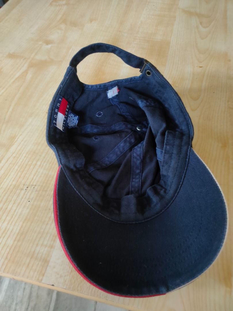 Tommy Hilfiger Navy Cap (Category: Caps & Hats) located in Dasmarinas. Submitted by jethroespinosa (Listing ID 1469399960, Image 3). Description: No issues or alterations Loc: Dasma Cavite For declutter MOP: Gcash .
