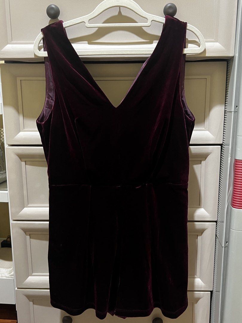 TOPSHOP Petite Magenta Romper (Category: Rompers) located in Angono. Submitted by elyenitty_ (Listing ID 1469490489, Image 1). Description: .
