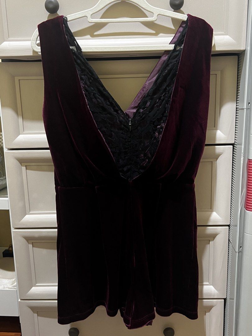 TOPSHOP Petite Magenta Romper (Category: Rompers) located in Angono. Submitted by elyenitty_ (Listing ID 1469490489, Image 2). Description: .
