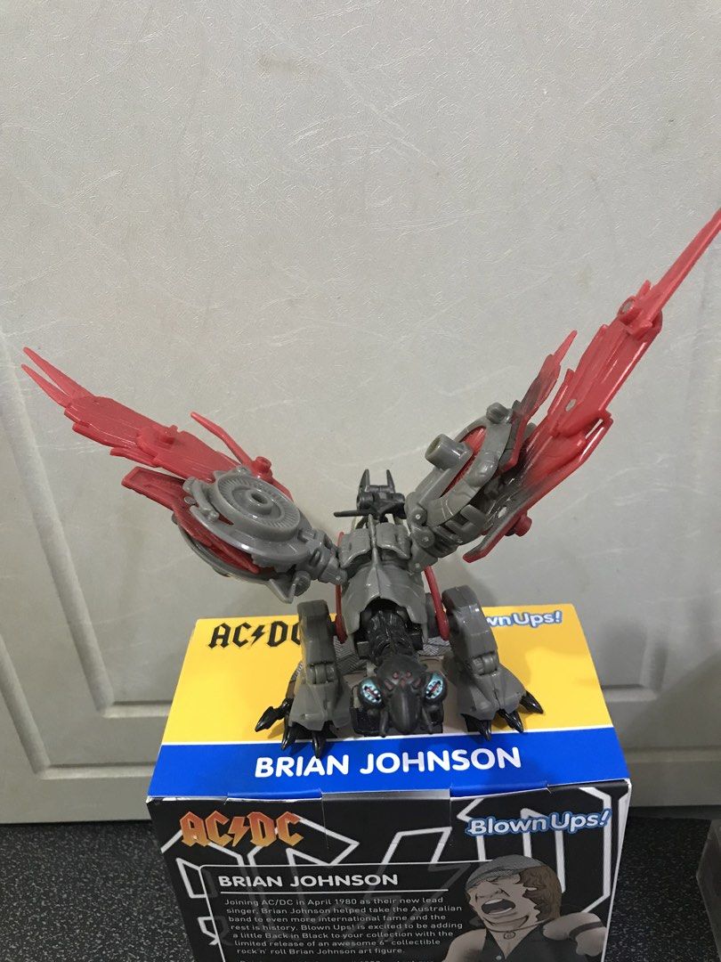 Transformers Toys (Category: Action & Battle Toys) located in San Mateo. Submitted by quikzee (Listing ID 1469563860, Image 2). Description: Hasbro Transformers Toys.