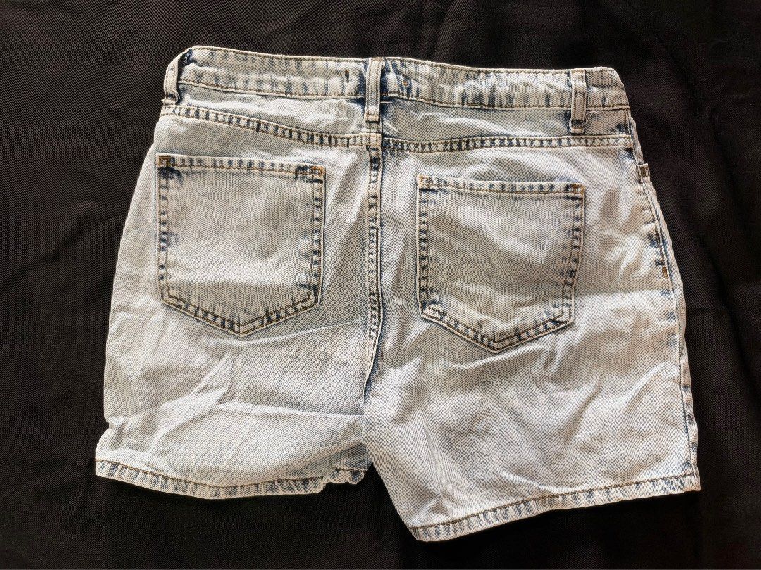 Trendyol Light Wash Denim Shorts Size 38 (Category: Shorts) located in Makati City. Submitted by rmgcloset (Listing ID 1469444607, Image 3). Description: - Brand/Model: Trendyol - Size: 38 - Style: High-waisted with front button and zip fly - Design: Classic 5-pocket layout with stylish distressed details - Condition: Clean, excellent, and ready to wear - Perfect for: Casual warm-weather days and OOTDs.