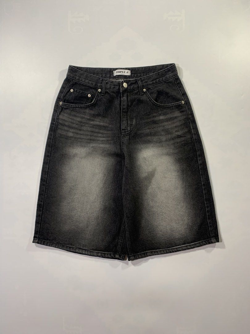 Triple J Washed Baggy Jorts (Category: Shorts) located in Aurora. Submitted by cpr_garments13 (Listing ID 1469533552, Image 2). Description: Models height 5’6 •Waist:31 •Length:24.5 •Leg opening:13 Excellent condition -Heavy x Thick .