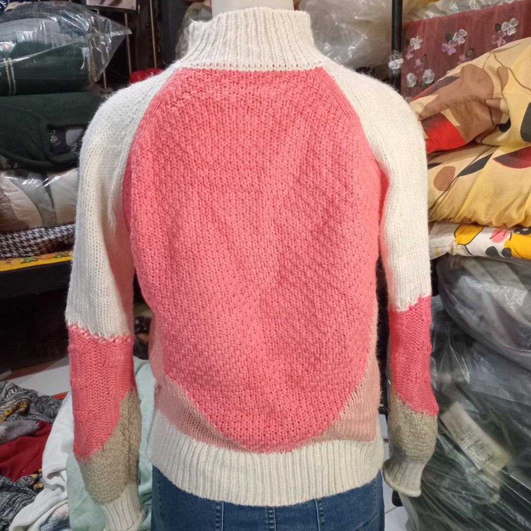 Tritone pull up sweater (Category: Coats, Jackets and Outerwear) located in Angono. Submitted by thrifted.fashionshop (Listing ID 1469551965, Image 2). Description: Fit - xs *turtle neck *tri-color <COLORS MAY VARY DUE TO LIGHTING> MOP : Gcash only COURIER : Jnt / Lalamove REMINDER : Shipping fee ay hindi kasama sa presyo ng item.