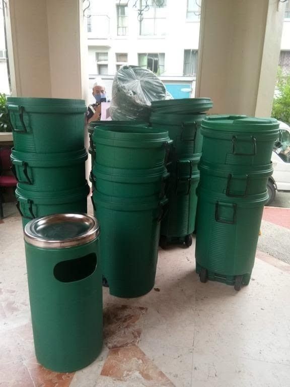 TROLLING BIN WITH WHEELS (Category: Waste Bins & Bags) located in Caloocan City. Submitted by calmhawk_a2cd7a (Listing ID 1469412017, Image 2). Description: TROLLING BIN with wheels 150 liters- 53.5(D) x 84.5H We also have Barrier / traffic cone / ppe's / cover all Trash bin / cooler box / kayak / freezer jacket Safety shoes / rainboots/ raincoat JUST CALL US / Pm me for more info. -09971763227 LOOK FOR : Angelina Address: 634 JRA COMPOUND LUPANG