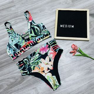 (Category: ) located in . Submitted by lovemyclothes21 (Listing ID 1469497212, Image 1). Description: .