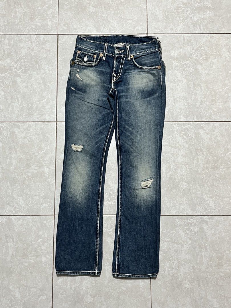 True Religion Billy Giant Big T Jeans (Category: Jeans) located in Manila. Submitted by nycts (Listing ID 1469459018, Image 3). Description: True Religion Billy Giant Big T Jeans Waist 28 Length 41 Hem 7.5 Lightly used — with signs of repair Product color may slightly vary due to photographic lighting‼️ Courier: J&T Mode of payment: Gcash / PayMaya / Gotyme Direct message if interested 📩.