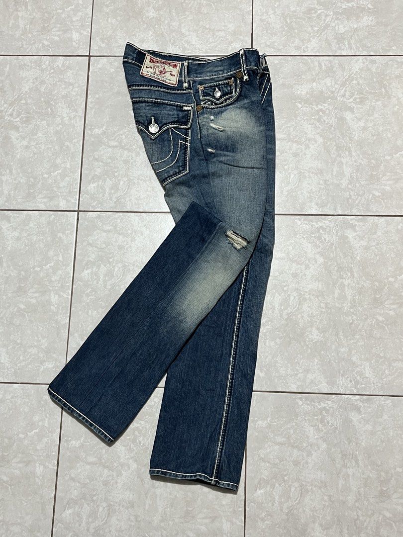True Religion Billy Giant Big T Jeans (Category: Jeans) located in Manila. Submitted by nycts (Listing ID 1469459018, Image 2). Description: True Religion Billy Giant Big T Jeans Waist 28 Length 41 Hem 7.5 Lightly used — with signs of repair Product color may slightly vary due to photographic lighting‼️ Courier: J&T Mode of payment: Gcash / PayMaya / Gotyme Direct message if interested 📩.