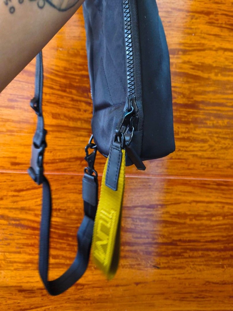 TUMI ORIGINAL MONEY BACK (Category: Belt bags, Clutches and Pouches) located in Binan City. Submitted by chloedvoutletshoppe (Listing ID 1469461450, Image 3). Description: ✔️ All items are 100% authentic ✔️ Money-back guarantee for authenticity 💳 Mode of Payment (MOP): • GCash • Bank Transfer 📦 Shipping Fee (SF): • Via LBC / Lalamove • Shouldered by buyer 🚫 All sales are final • No return, no exchange • Exceptions apply only for items with pro