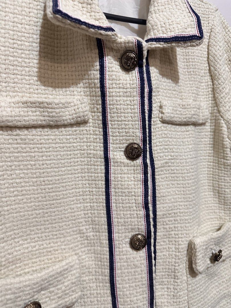 Tweed coat/jacket/blazer (Category: Coats, Jackets and Outerwear) located in Tandag. Submitted by kawaiispreloved (Listing ID 1469482361, Image 2). Description: .