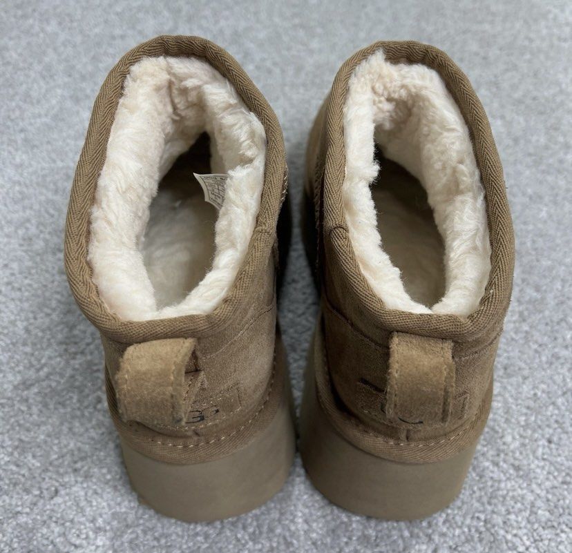 UGG Ultra Mini Platform Boots (Category: Boots) located in Baguio. Submitted by workwear2600 (Listing ID 1469489237, Image 3). Description: .