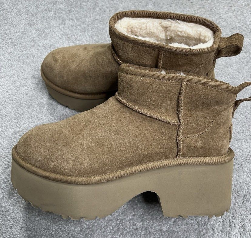 UGG Ultra Mini Platform Boots (Category: Boots) located in Baguio. Submitted by workwear2600 (Listing ID 1469489237, Image 1). Description: .