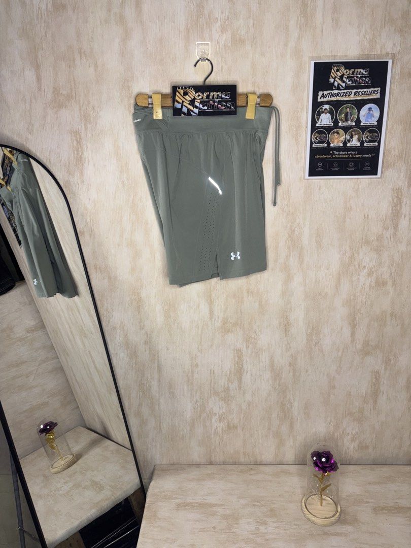 UNDER AMROUR LAUCH SPEEDPOCKET SHORT (Category: Shorts) located in Cabuyao City. Submitted by pormanation-thrift-store (Listing ID 1469560532, Image 2). Description: UNDER AMROUR LAUCH SPEEDPOCKET SHORT Condition: LIKE NEW Color rate: 10/10 (PWEDE SA MASELAN) Size: MEDIUM Dimes: 28-32”Wx18”L Issue: NONE✅ Price: 1100.