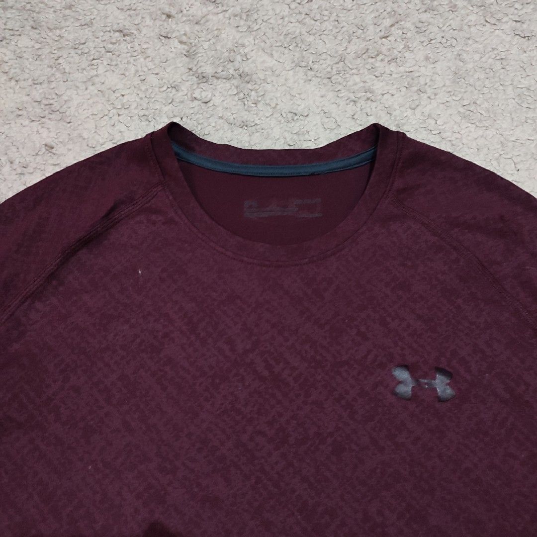 Under Armour Athletic T-Shirt Maroon Men (Category: Tshirts & Polo Shirts ) located in Manila. Submitted by anthonig (Listing ID 1469460295, Image 2). Description: Length: 27 inches Width: 22 inches Price: 250 pesos Condition: 9.2/10 Issues: last photo PM if interested or for inquiries Meetups within MANILA only Can do shipping at buyers expense.
