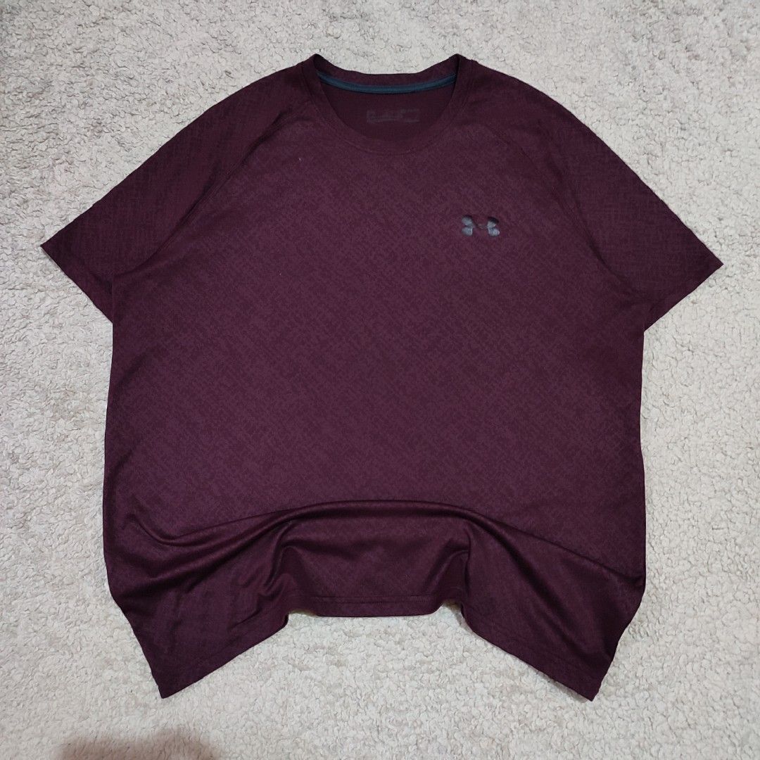Under Armour Athletic T-Shirt Maroon Men (Category: Tshirts & Polo Shirts ) located in Manila. Submitted by anthonig (Listing ID 1469460295, Image 1). Description: Length: 27 inches Width: 22 inches Price: 250 pesos Condition: 9.2/10 Issues: last photo PM if interested or for inquiries Meetups within MANILA only Can do shipping at buyers expense.