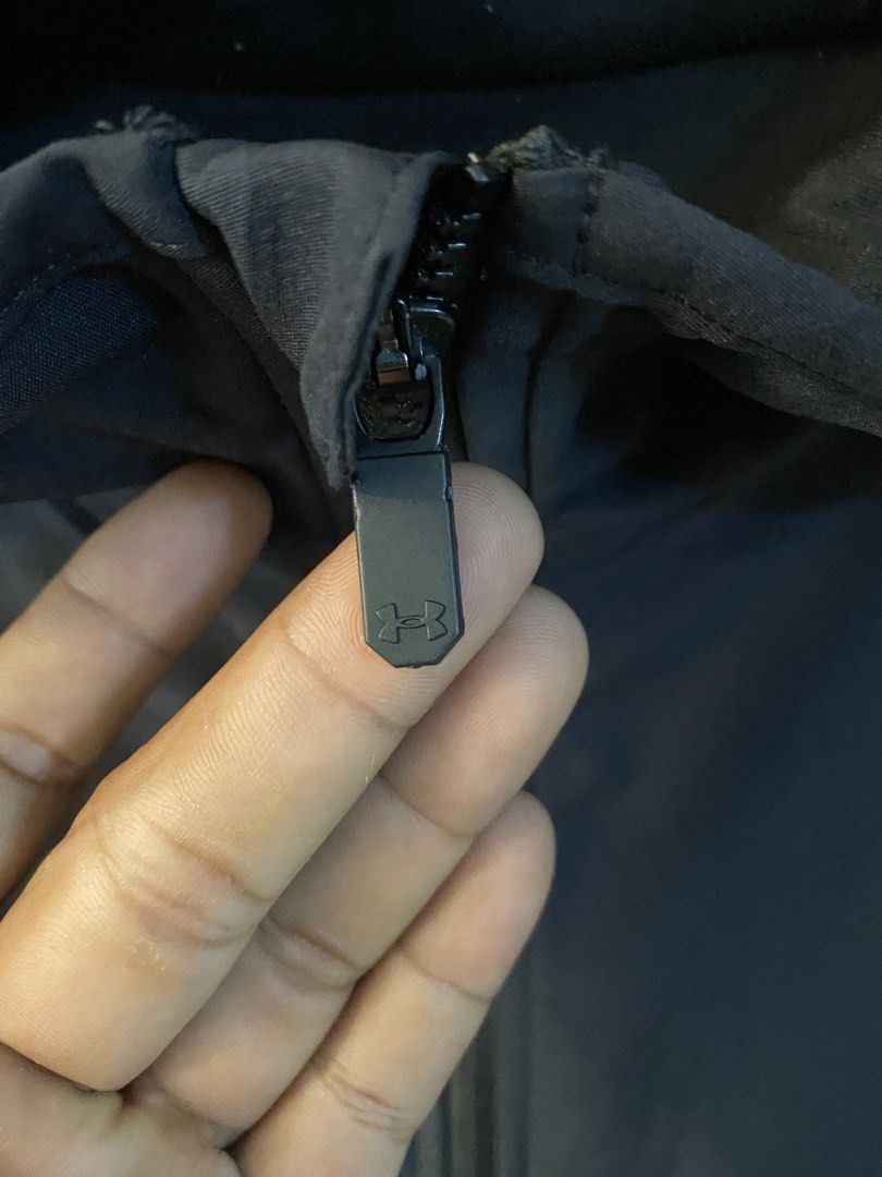 UNDER ARMOUR FULL ZIP (Category: Coats, Jackets and Outerwear) located in Cavite. Submitted by gedom (Listing ID 1469413528, Image 2). Description: Under armour full zip jacket Size medium Dimes 21/26 Excellent condition Color black Color rate 10:10.