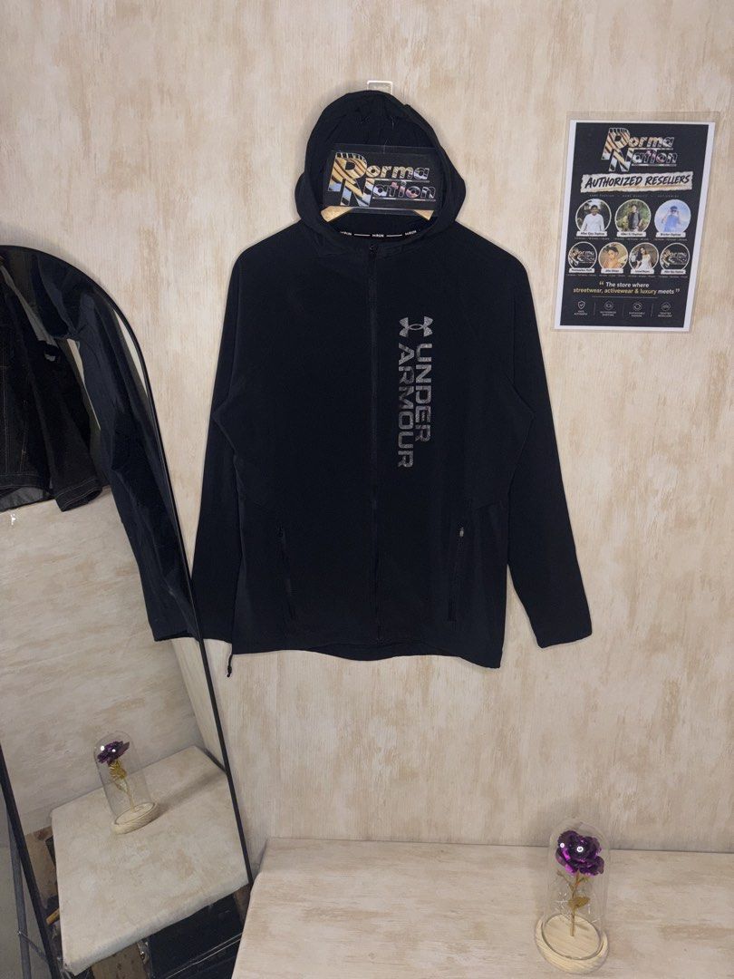 UNDER ARMOUR OUTRUN THE STORM JACKET (Category: Coats, Jackets and Outerwear) located in Cabuyao City. Submitted by pormanation-thrift-store (Listing ID 1469421770, Image 1). Description: UNDER ARMOUR OUTRUN THE STORM JACKET Condition: LIKE NEW Color rate: 10/10 (PWEDE SA MASELAN) Size: LARGE Dimes: 21”Wx27.5”L Issue: NONE✅ Price: 1500.