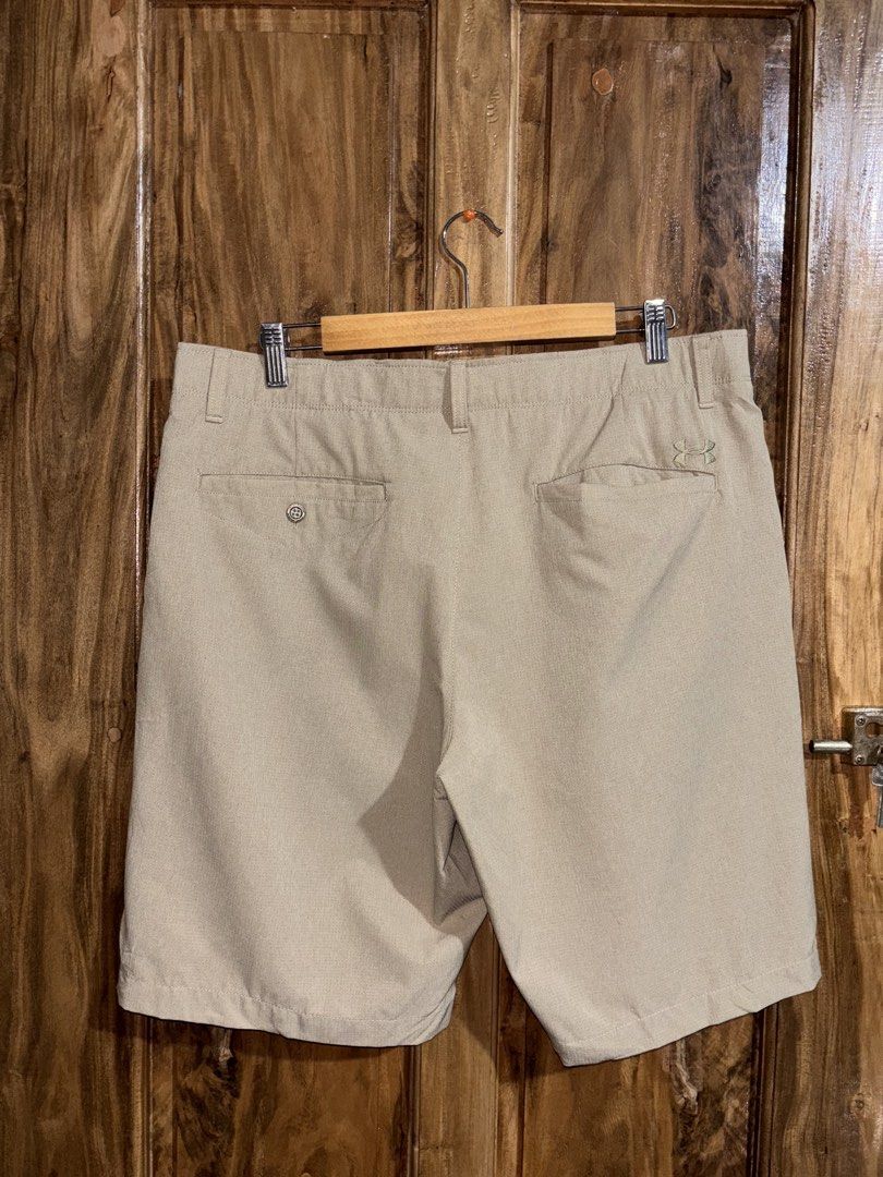 Under Armour performance golf shorts🤎 size 35-36 (Category: Shorts) located in Maasin. Submitted by chevyferna66833 (Listing ID 1469534217, Image 3). Description: Under Armour performance golf shorts🤎Quickdry stretchable Waistline 35-36 Length 19.5 Hem 11.5 Excellent condition no issue Mine 780.