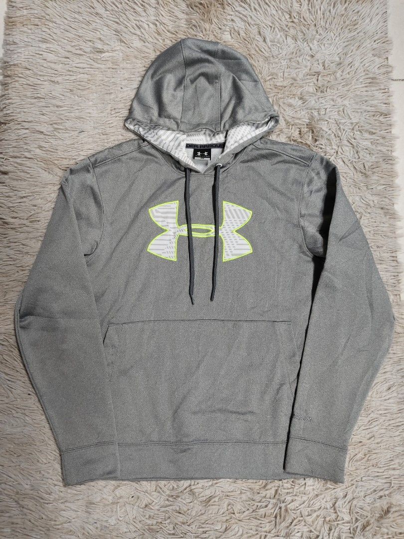Under Armour Pullover Hoodie (Category: Coats, Jackets and Outerwear) located in Angeles City. Submitted by miss_independent01 (Listing ID 1469517584, Image 2). Description: Under Armour Pullover Hoodie Width: 20 (Small on tag) Length: 25 Sleeve: 23 Shoulder: 17 MOP: Gcash ✅ Mine Now, Pay Now ✅ First to Pay, Gets the Item 📍 PAMPANGA Courier: JnT 🚚🚚 PM 💌💌.