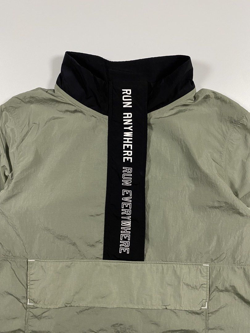 Under Armour Run Everywear Layer Womens (Medium) (Category: Activewear) located in Porac. Submitted by pepasoutdooressentials (Listing ID 1469545577, Image 2). Description: Under Armour Run Everywear Layer Womens (Medium) - Lightweight 100% nylon/polyamide woven fabric - UA Storm water-repellent technology. Dimension Width: 20.5" Length: 22" Condition: Like new Issue: None See pics for more details Color may vary due to lighting Location: Pampang