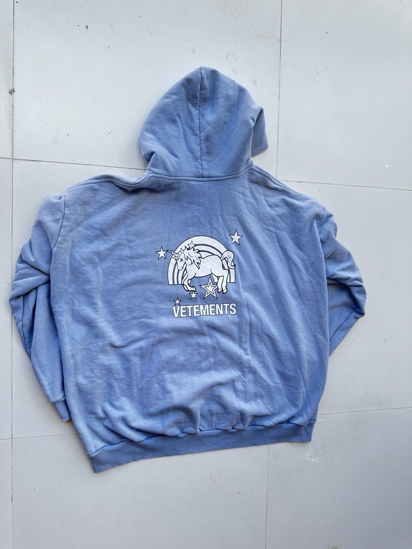 Unicorn hoodie oversize (Category: Hoodies) located in Angeles City. Submitted by royal_vintage_thriftshop (Listing ID 1469447263, Image 2). Description: Name tag ❌ Chest 26, Length 26 No issue .