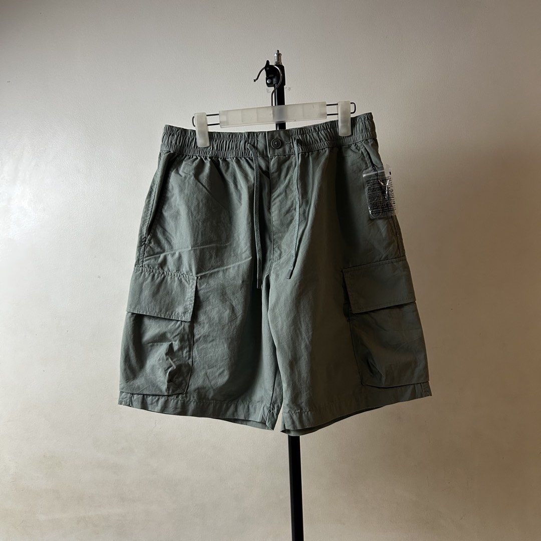 Uniqlo : C Wide Cargo Short (Category: Shorts) located in Bacolod City. Submitted by dashloots (Listing ID 1469571293, Image 1). Description: Uniqlo : C Wide Cargo Short Olive Green colorway Small on tag W-29-33’ , L-20’ , LegOp-12’ Flaws: none Mode of delivery: (J&T) 📦 Price: 650 Negotiable for sure buyers! Location: Bacolod City, Negros Occ.📍.