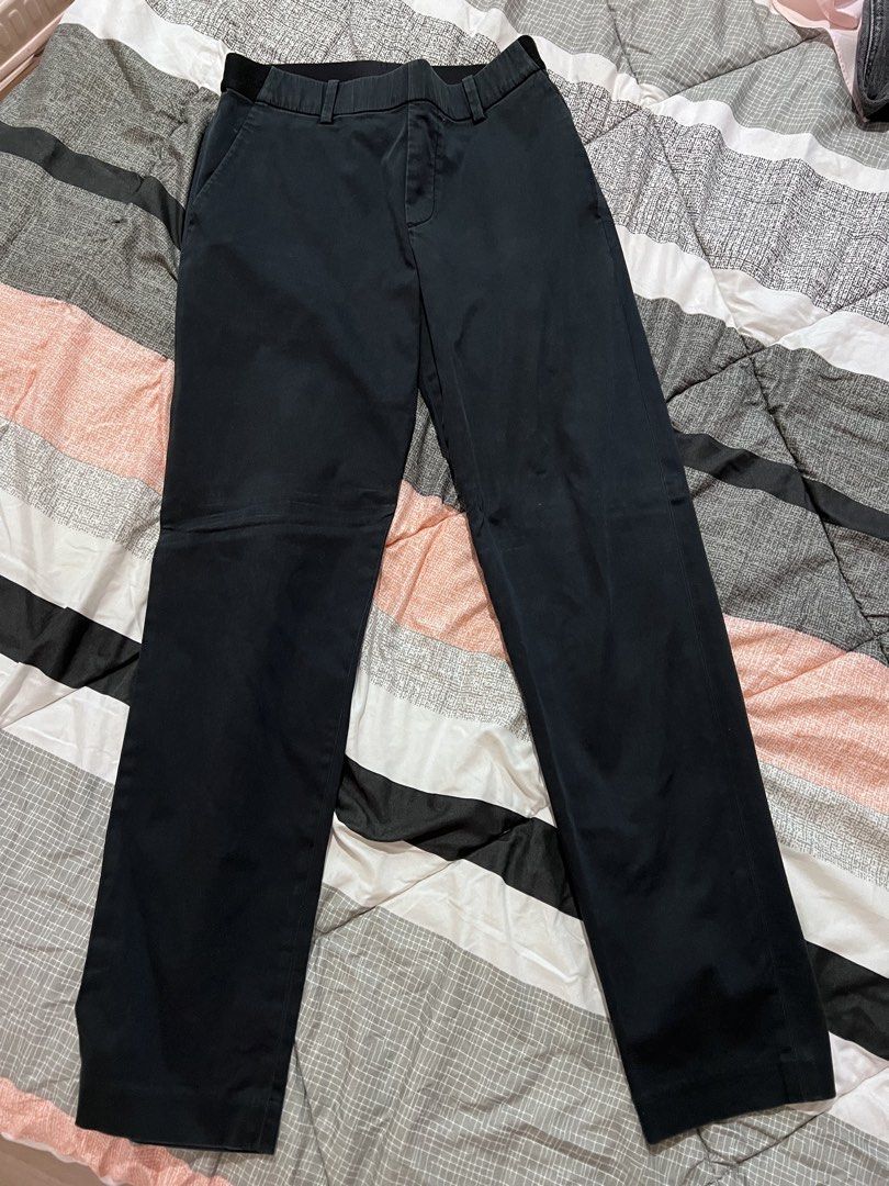 UNIQLO Black Smart Pants (Category: Other Bottoms) located in Manila. Submitted by sph_preloved (Listing ID 1469513865, Image 1). Description: Price not negotiable unless buying at least 5 items. No ww photos. Location: QC Mode of delivery: grab/lalamove SF to be shouldered by the buyer .