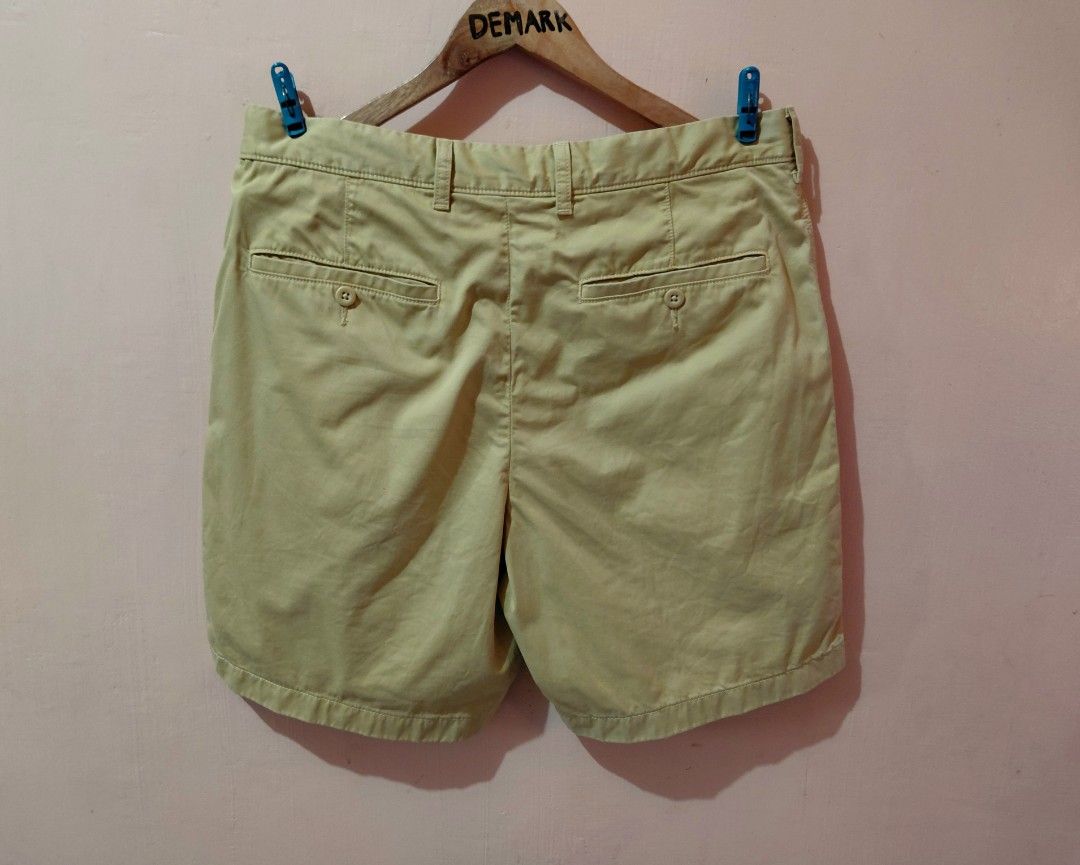 UNIQLO CHINO SHORT (Category: Shorts) located in Bato. Submitted by djuera92 (Listing ID 1469527107, Image 3). Description: UNIQLO CHINO SHORT COLOR: LIGHT MUSTARD GNDA NG KULAY! ✅️WITH DRAWSTRING SIZE M 32-33W LENGTH 19 GOOD AS NEW! CLAIM 500 PM📩📩.