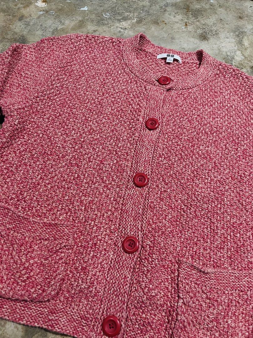 Uniqlo Cropped Knitted Jacket (Category: Coats, Jackets and Outerwear) located in Navotas City. Submitted by y2kikaystuff (Listing ID 1469558012, Image 2). Description: Uniqlo Cropped Knitted Jacket Large Dimension: 20W 23L No issur Used once Can pass as new Personal item 450 only pm md.