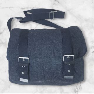 Uniqlo messenger bag For Sale | Carousell Malaysia