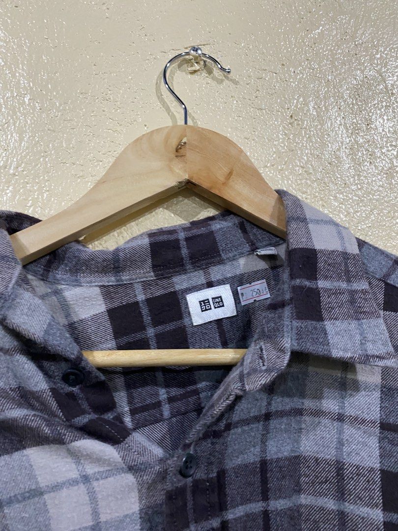 Uniqlo flannel (Category: Coats, Jackets and Outerwear) located in Calapan. Submitted by mnlhabithrift23 (Listing ID 1469512714, Image 2). Description: Width : 20 Length : 27 Color rate : 9.8/0 Issue : non color may change due to lighting .