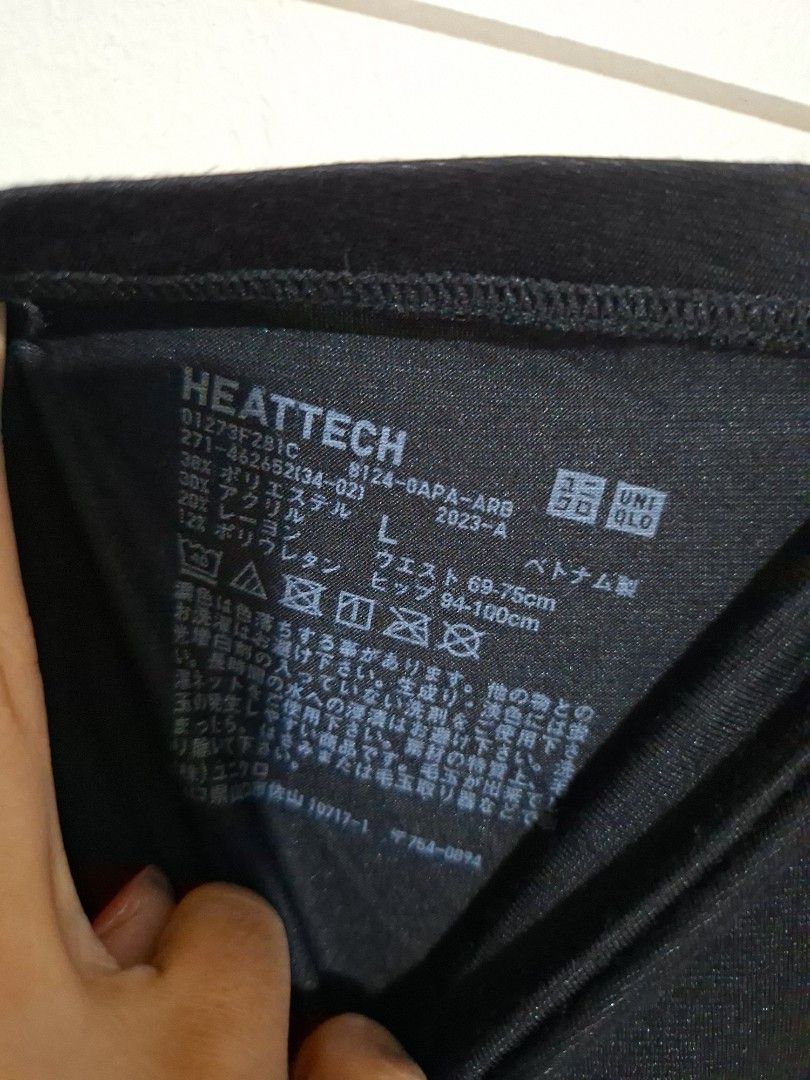 Uniqlo heattech leggings L (Category: Other Bottoms) located in Subic. Submitted by petitecorner22 (Listing ID 1469513785, Image 3). Description: 2 available 200 each mas maiksi yung isa fit from M.