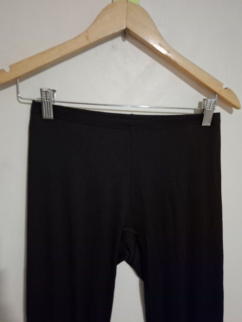 Uniqlo heattech leggings L (Category: Other Bottoms) located in Subic. Submitted by petitecorner22 (Listing ID 1469513785, Image 2). Description: 2 available 200 each mas maiksi yung isa fit from M.