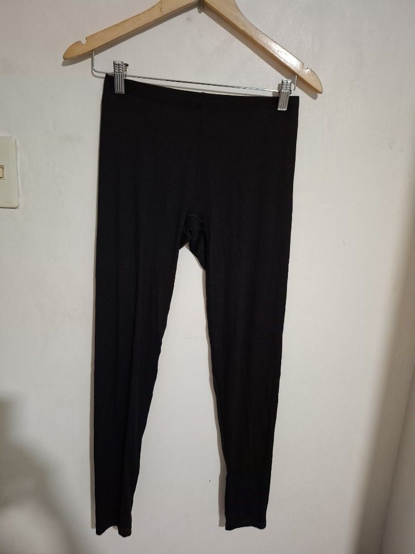 Uniqlo heattech leggings L (Category: Other Bottoms) located in Subic. Submitted by petitecorner22 (Listing ID 1469513785, Image 1). Description: 2 available 200 each mas maiksi yung isa fit from M.
